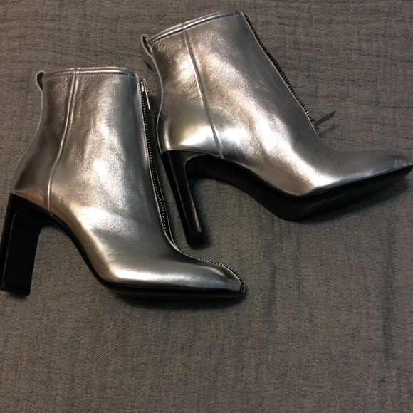 Rag & Bone Ellis zip front boot. - Picture 3 of 8